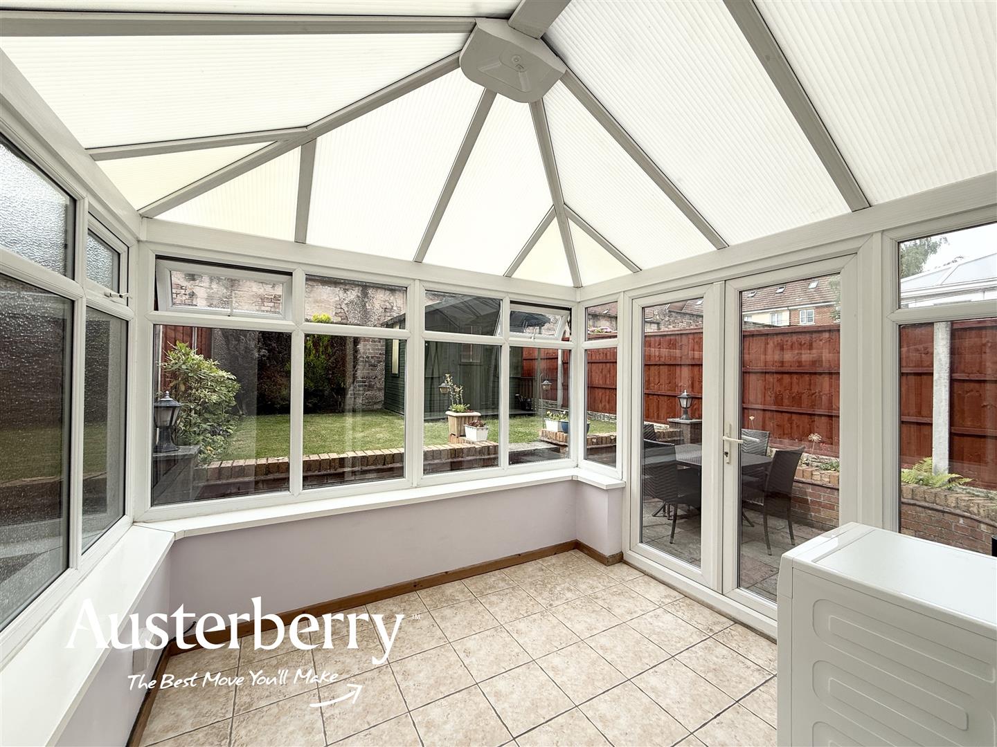 2 bed property in Blandford Close, Stoke-On-Trent